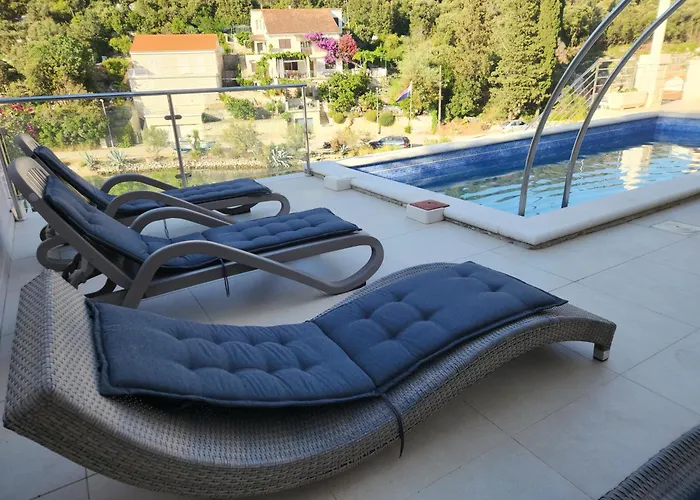 Helena Villa